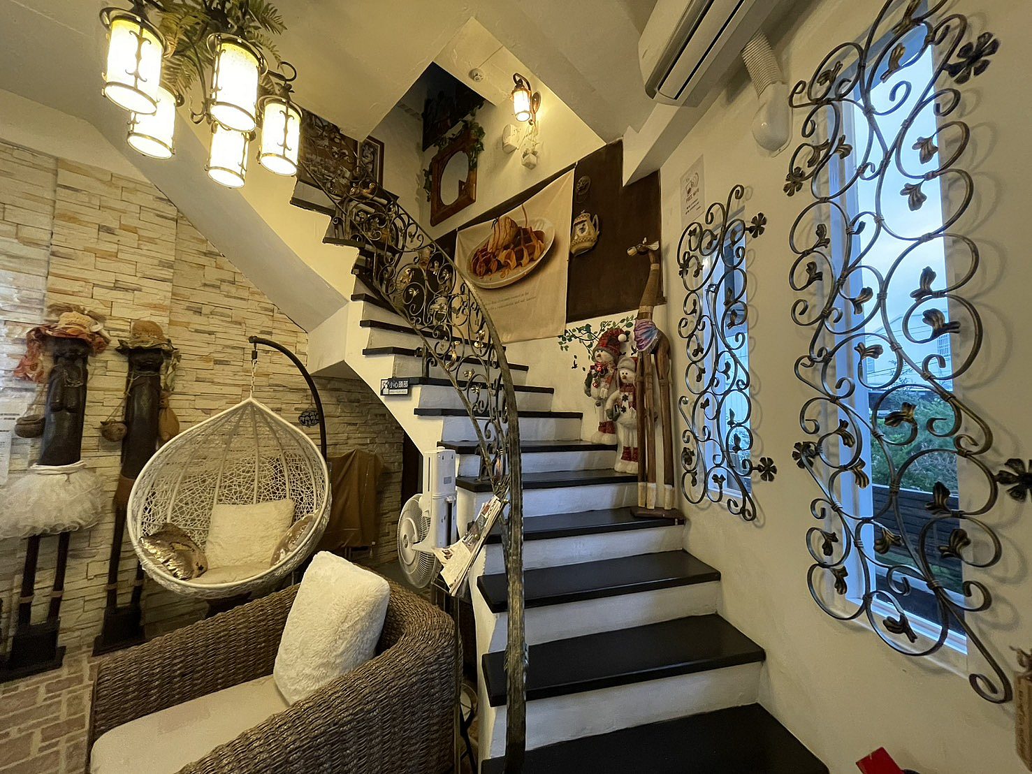 閒情驛棧旋轉階梯